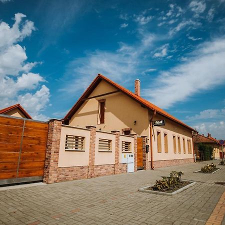 Németh Apartmanházak Morahalom Ngoại thất bức ảnh