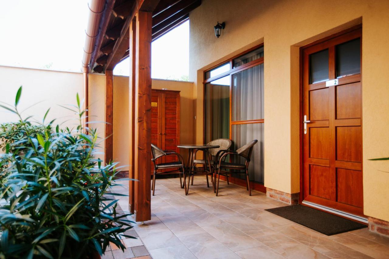 Németh Apartmanházak Morahalom Ngoại thất bức ảnh